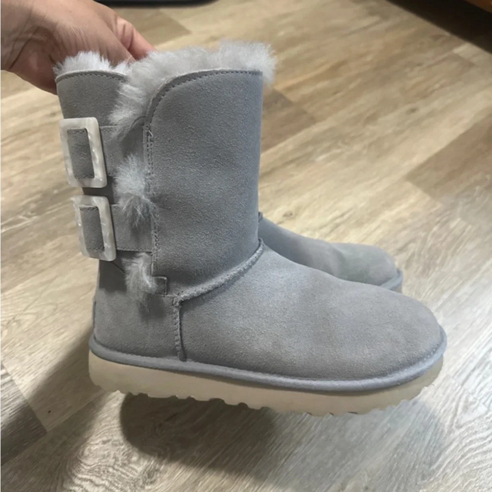UGG Bailey Fashion Buckle color gray